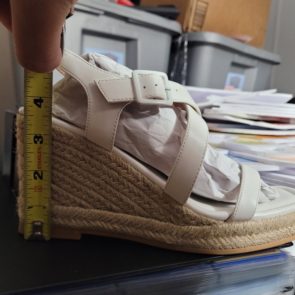 White heels - Picture 5 of 5